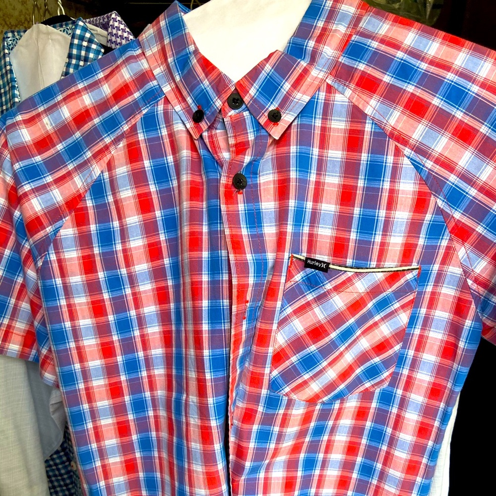 Hurley shirt like new